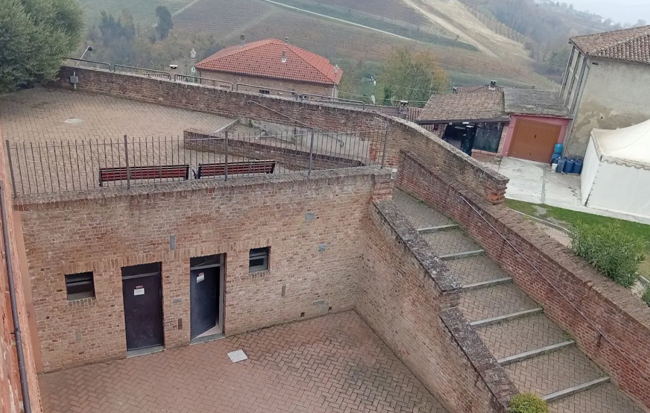 Resti del Castello di Castelnuovo Calcea, Italy